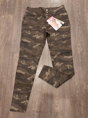 Hybrid & Company Bum Lifter 3.0 Camo Pants Size 13 NWT Stretch Shaping Jeans